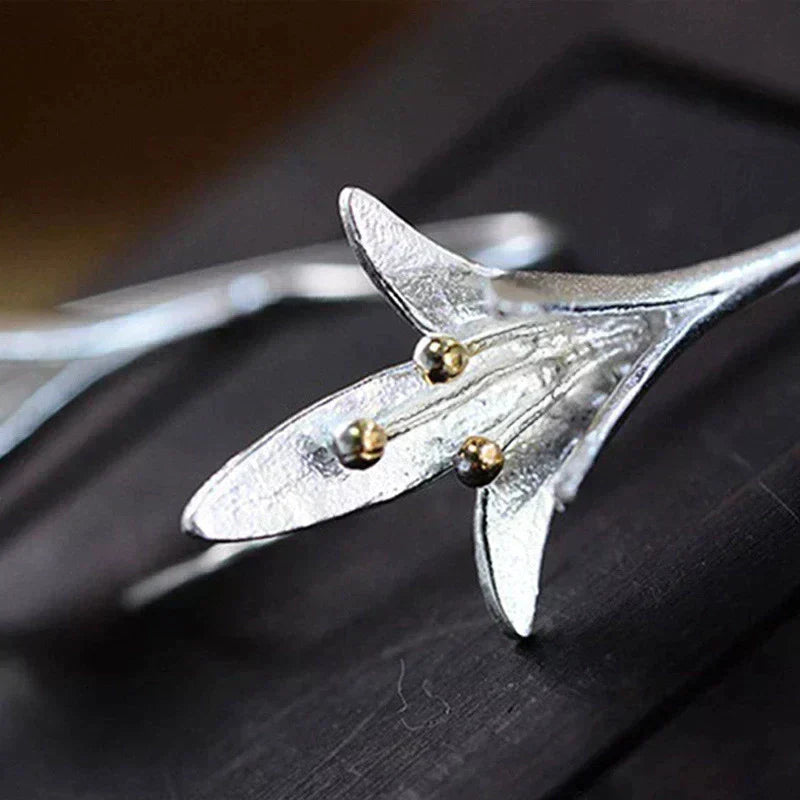 Earrings with Flowers Made of Silver