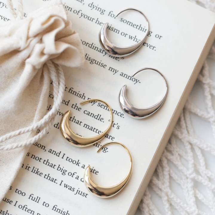 Luxurious Earrings Made of Gold and Silver